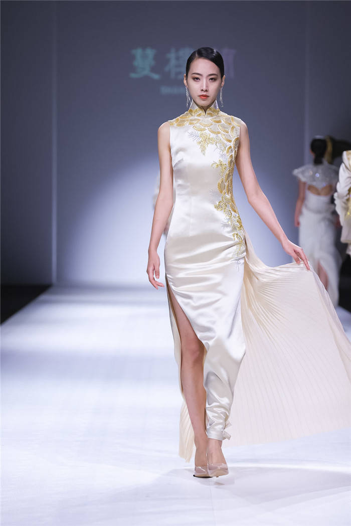 的传承与变迁——蔓楼兰【游仙·梦】春夏高定发布秀_旗袍_系列_仙境