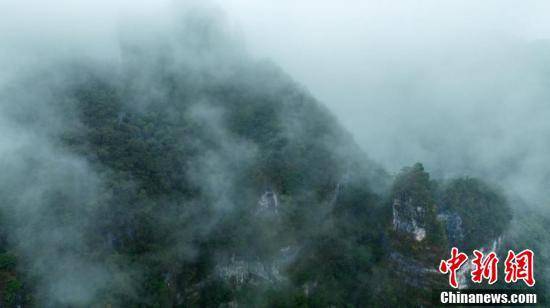 世界自然遗产地贵州施秉云台山：雨后云雾缭绕犹如水墨画