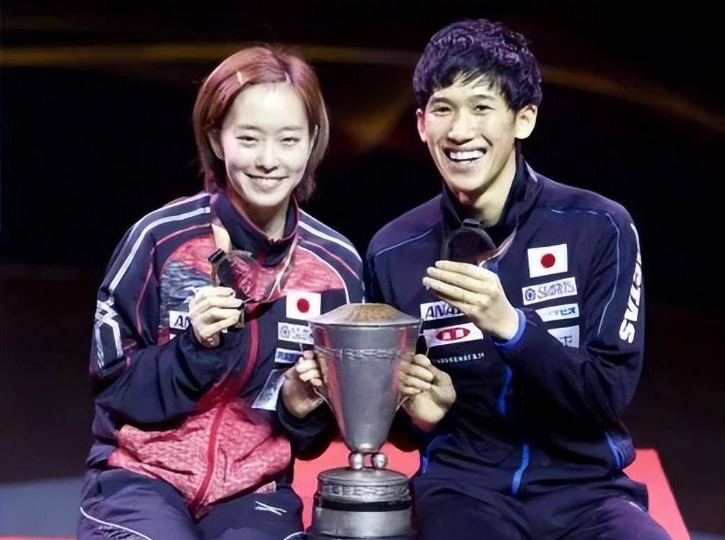 2012年全日本乒乓球锦标赛,19岁的吉村击败水谷隼,成为历史上第二位