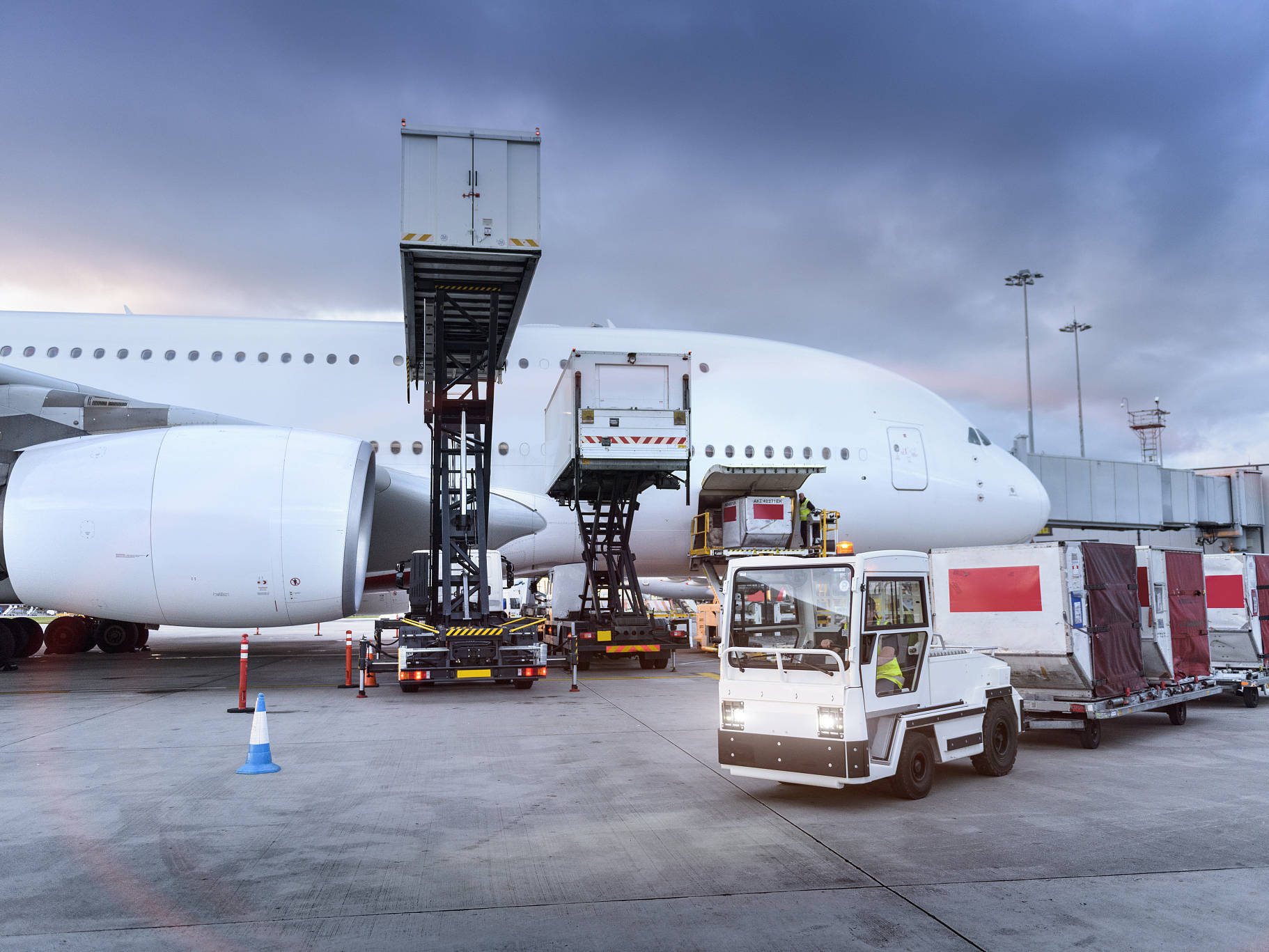 中国至中亚空运物流服务_包机_陆运_渠道