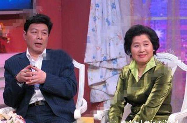 陈少泽与妻子偶尔相关部门提供了少量房源,陈少泽就分给团里的青年