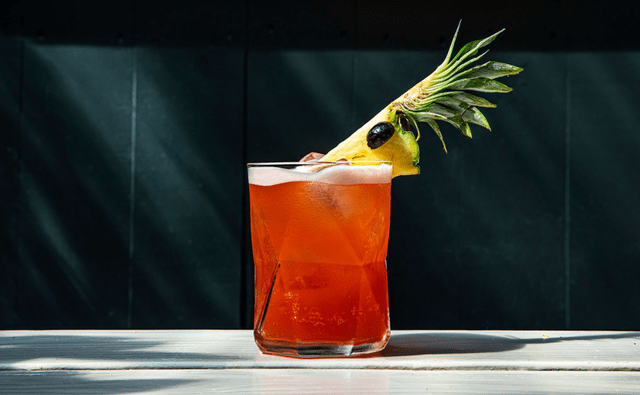 丛林鸟jungle bird这款酒去年开始偶尔会在国内酒吧的鸡尾酒单上看到