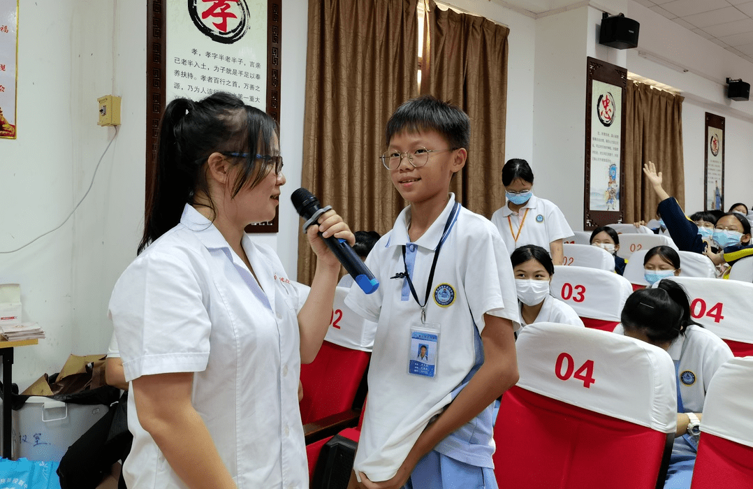 校园无艾"惠东县艾滋病防治宣传教育进校园活动在惠东县实验中学开展
