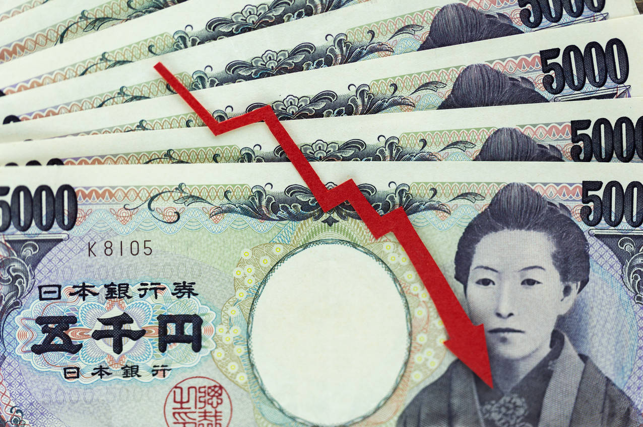 日元一贬再贬已让日本危机四伏？