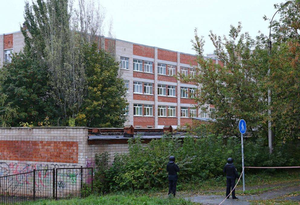 至少有15人在俄罗斯学校枪击案中丧生
