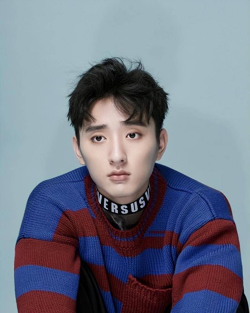 从海陆到陈小纭,妈宝男于小彤到底有多喜欢姐姐?_年龄_高个子_网友