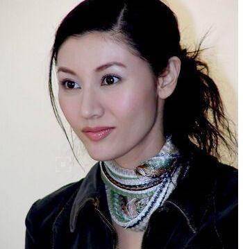 李嘉欣重病被网友嘲讽是报应,有人替她说话:原配应该去恨大刘_刘鑫