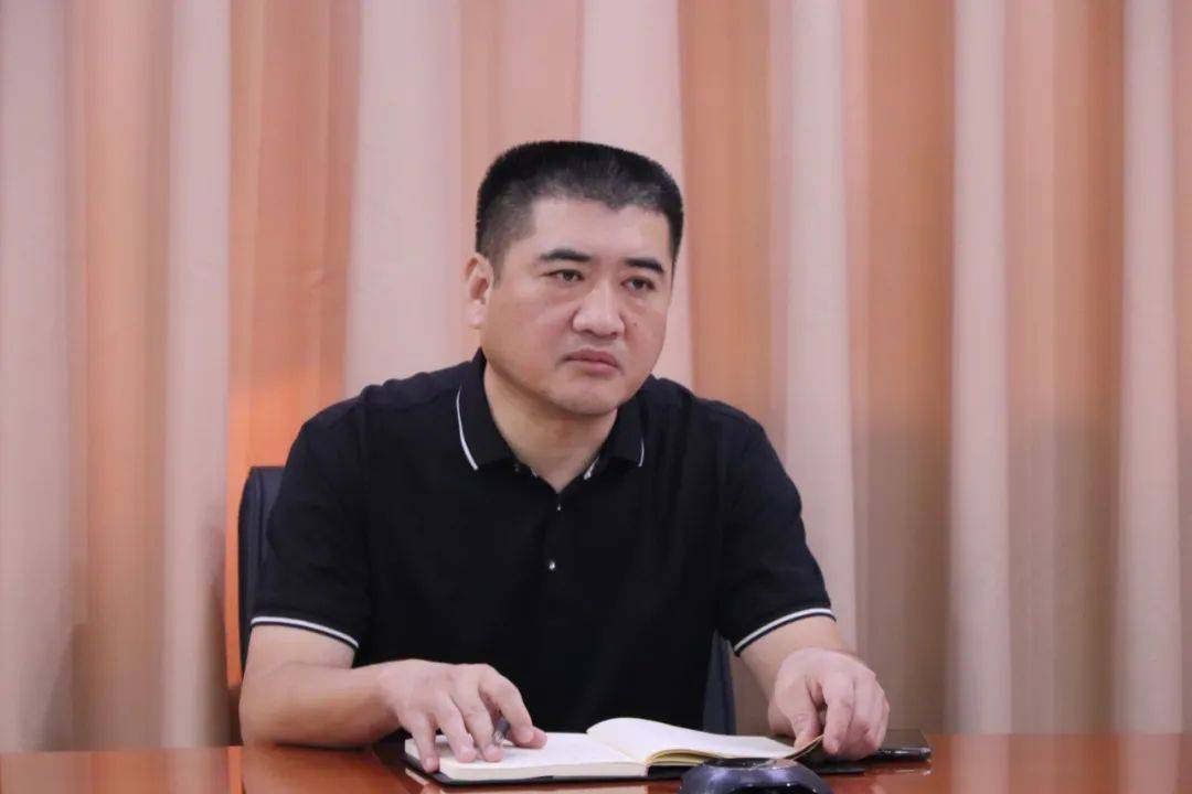 顺义区天竺镇召开南竺园一区社区老旧小区改造拆违工作推进会_徐建国