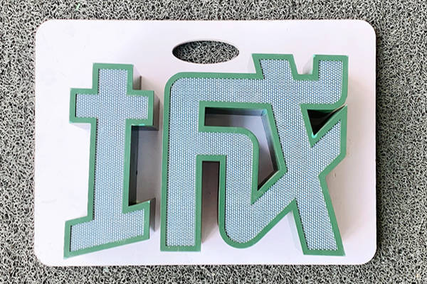 贴膜双色发光字效果怎样?在户外做发光招牌使用应用有哪些优势?