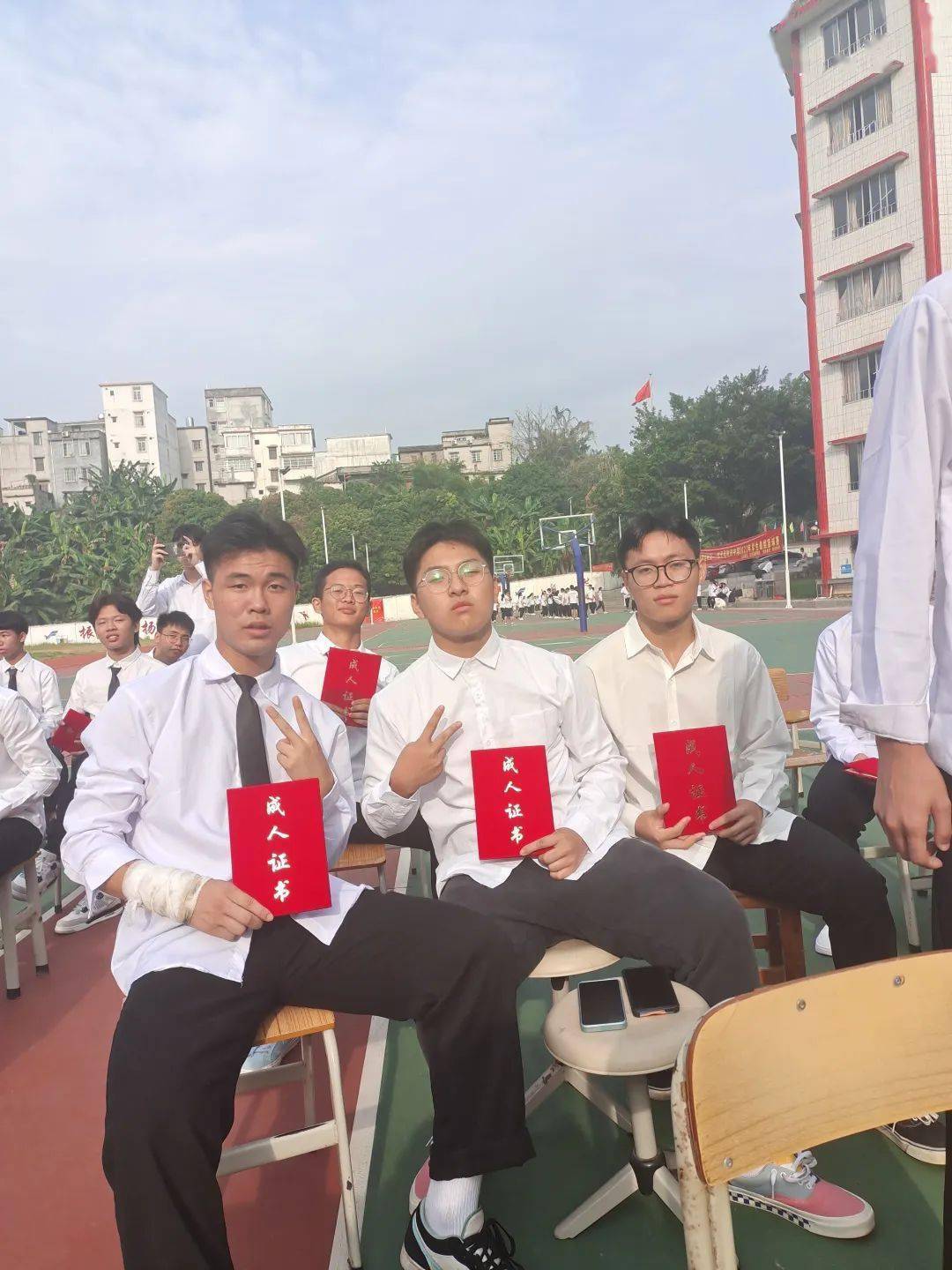 封开县封川中学高三学子迎来18岁成人礼!_许未来_梦想_责任