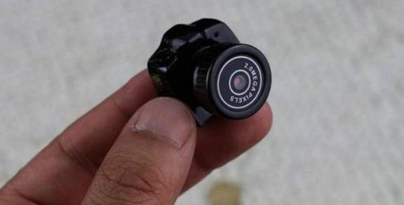 一个针孔摄像头令女孩近乎崩溃:偷拍产业链下,谈何隐私?