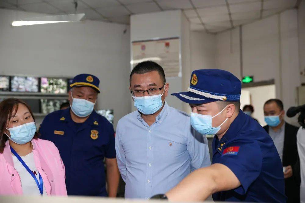 酉阳县委副书记,县长杨通胜带队开展国庆节前消防安全