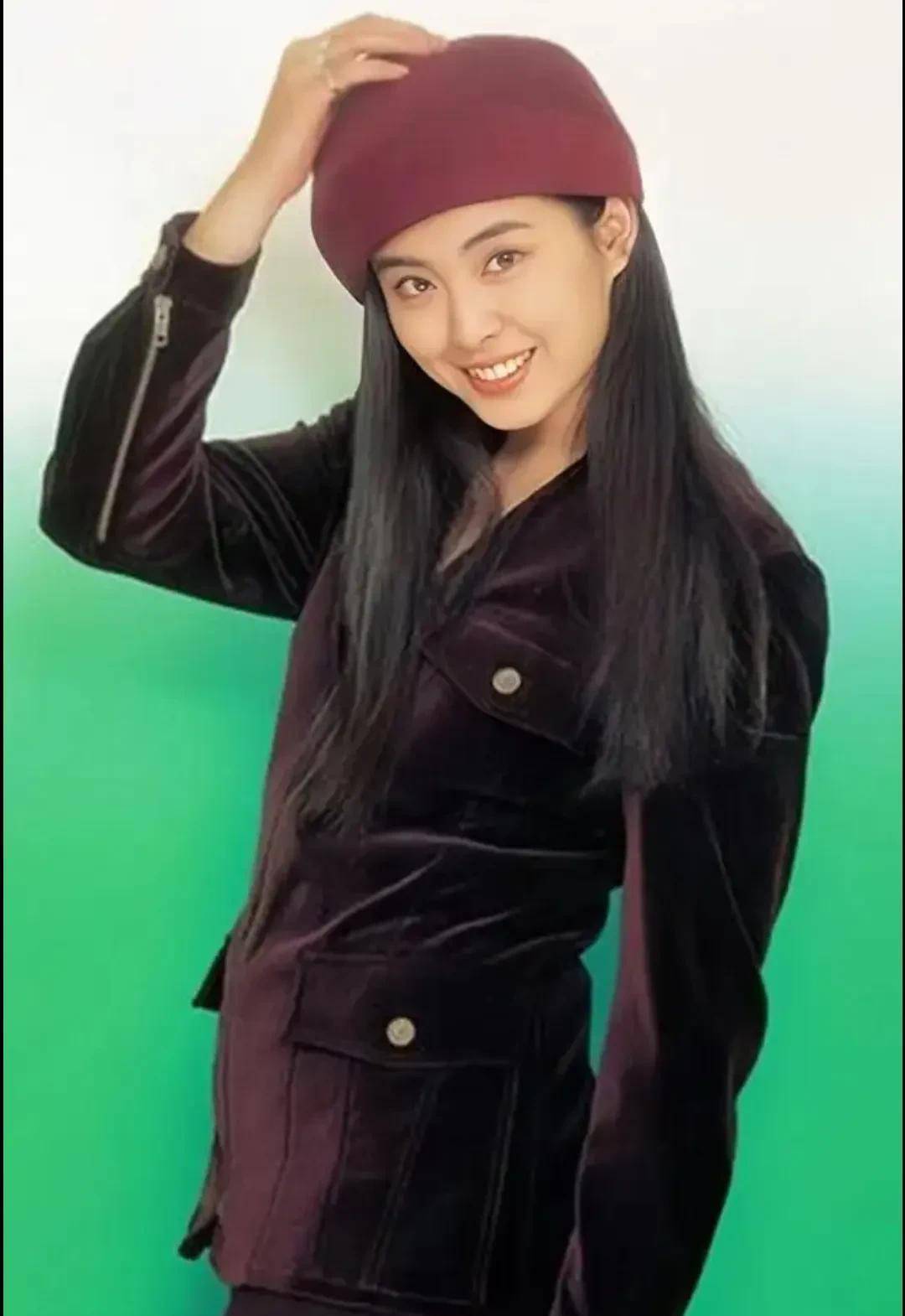 1992年随爷爷回老家安徽舒城,捐资修的马路,没想到王祖贤的老家还跟我