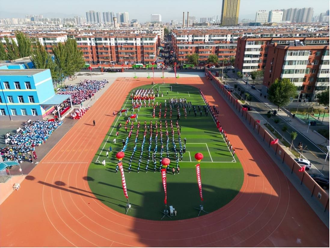 超越自我创辉煌,包头市包钢二十五小举行2022年秋季田径运动会_年级