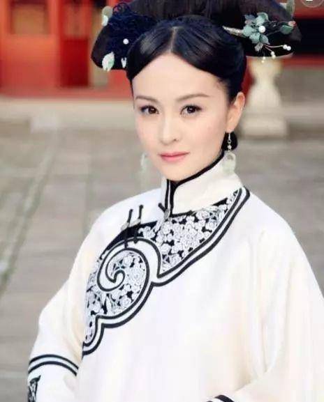 说起姜鸿大家可能都很陌生,但若说起《诛仙》中的水月大师,《陆贞传奇