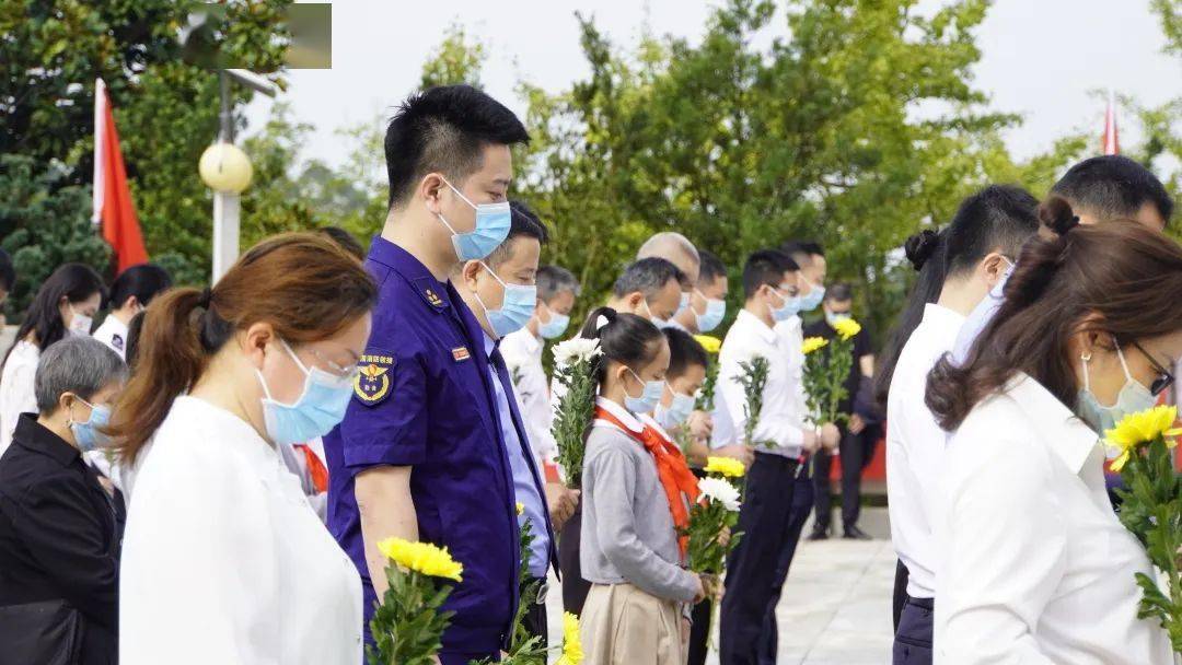 四川天府新区,成都高新区联合举行向英雄烈士敬献花篮仪式_建设_红色