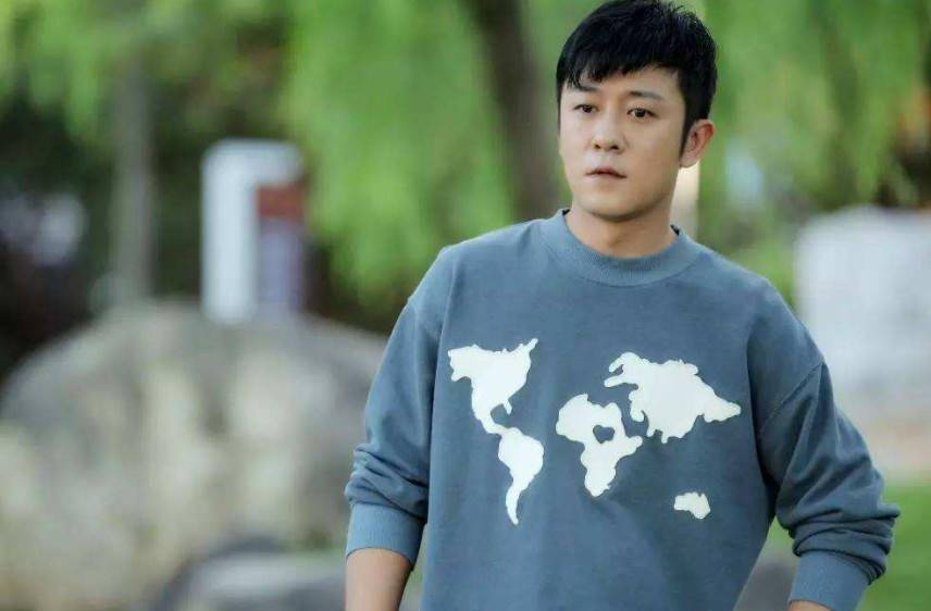 曾与胡歌齐名的他,出道17年不温不火,妈妈是制片人