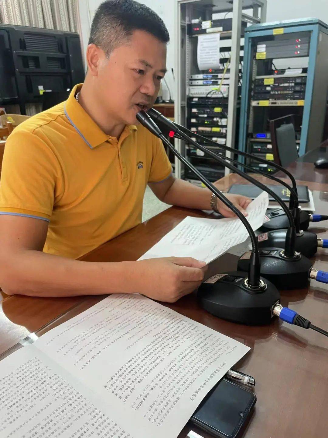 梁德华校长讲话9月30日梁校长和德育主任陈灿榆主任对全校学生召开