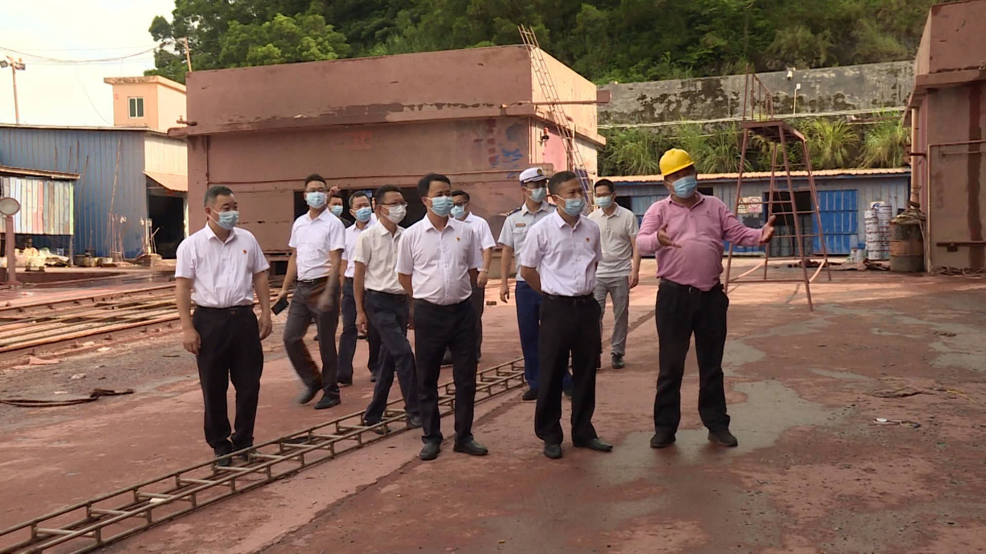 海陵区领导陈永禄带队检查节前疫情防控和安全生产工作
