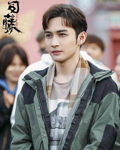 张彬彬揭开生存现状_景甜_公司_资源