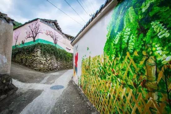 地址:舟山市定海区干览镇南部南洞艺谷17丽水松阳·象溪一村山水田园