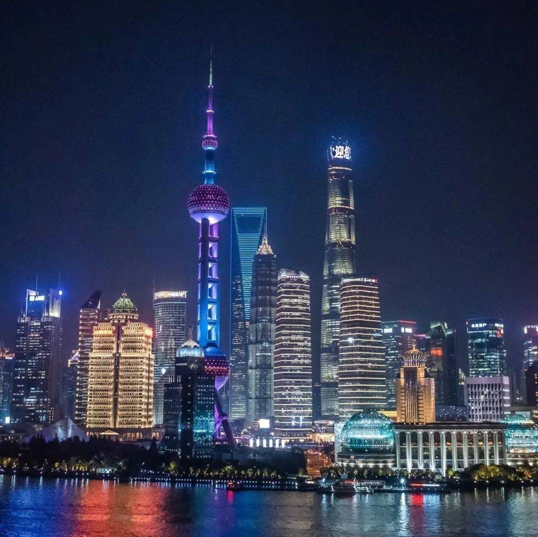 【中南海滨江景餐厅】【国庆可用】外滩 | 静谧的黄浦江,赏东方明珠!360°俯瞰外滩全景随手可得!1588元6-8人餐!_菜品_生活_须知