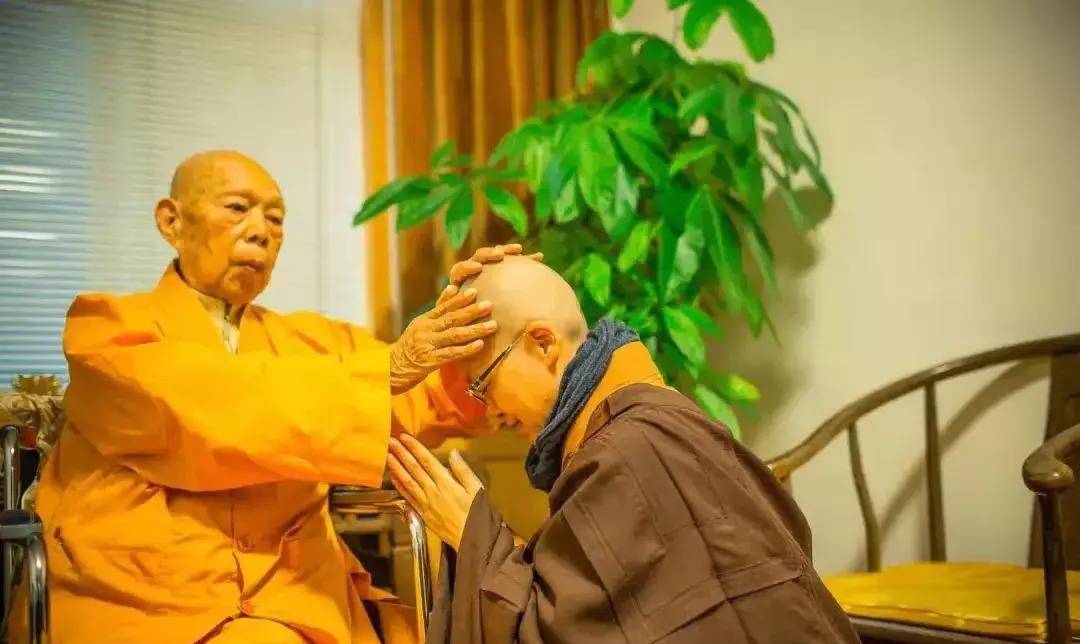 一连问了几个月,在确定养立内心的笃定后,一诚长老在广济寺给养立举行