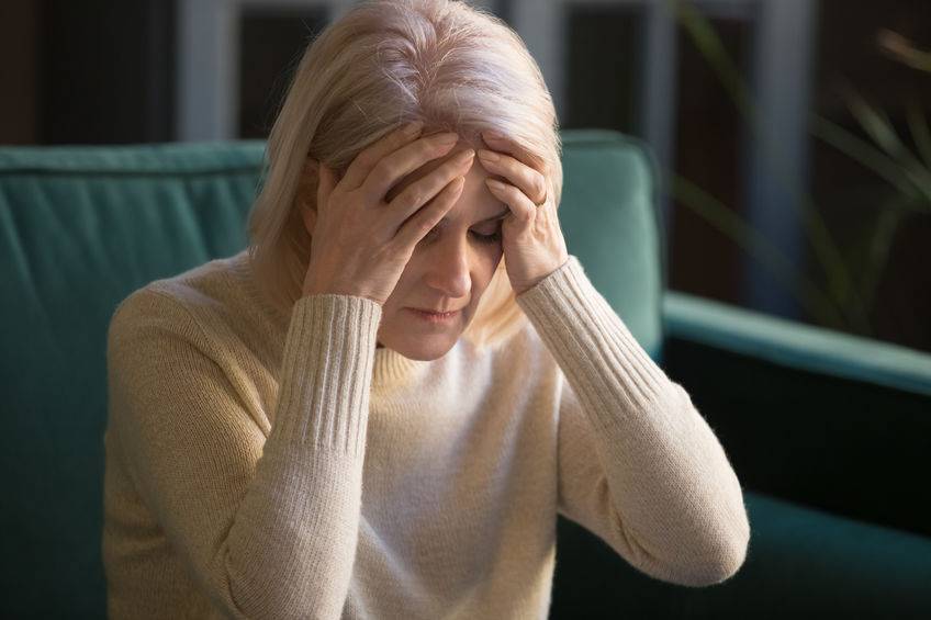 女性40岁前若是身体出现这3个症状,需提防提前绝经