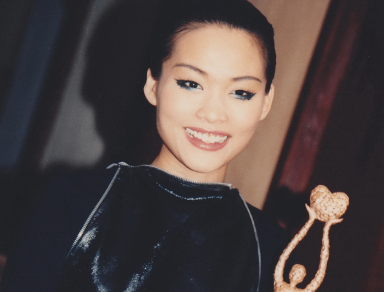 高级餐厅庆生心情好,状态回春皮肤白皙_陈佳明_月光_家人