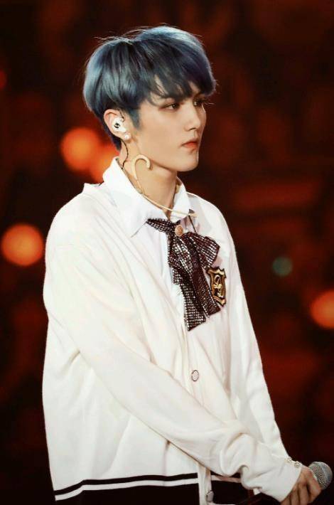 "大起大落"灵超:曾在机场跟路人冲突,后遭好朋友出卖_木子洋_李荣浩