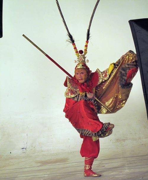 六小龄童经历了什么?