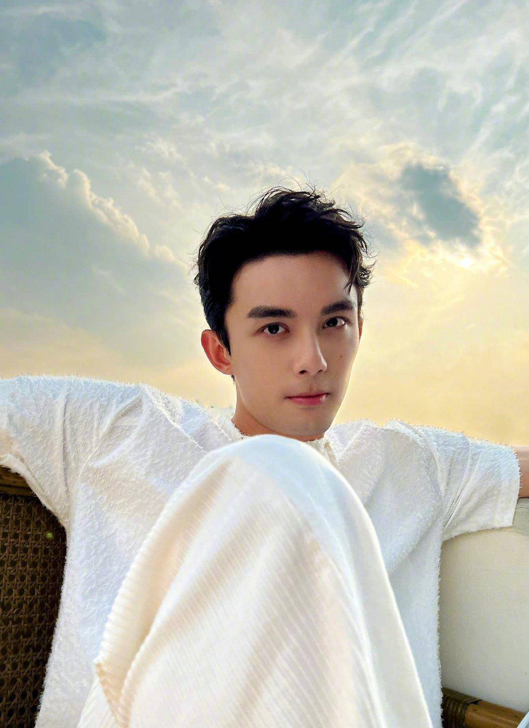 吴磊在新作中将展现小奶狗的热情,高甜姐弟恋模样让人期待_爱情_周雨