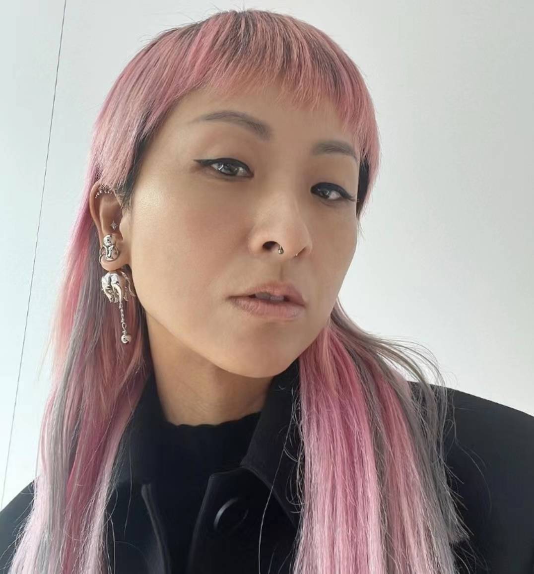 陈奕迅18岁爱女罕见曝光,高冷外表像极妈妈_徐濠萦_陈康堤_女儿