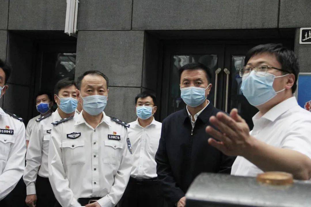 二级警务专员张军,轨道公交分局党委书记,局长刘兆勇,政委赵强,副局长