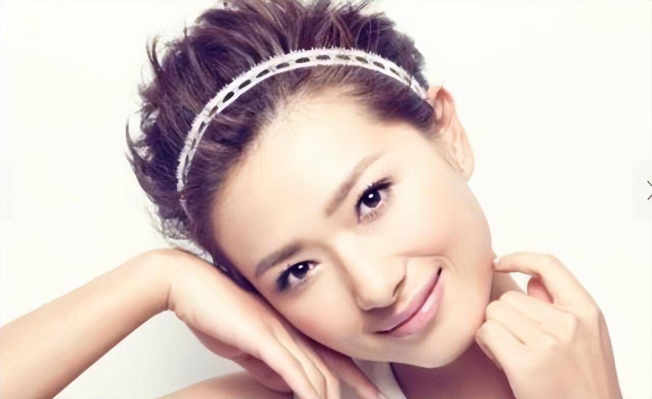 胡歌曾给她当配角,李易峰跟她演情侣,她究竟有多大魅力呢_万茜_姐姐