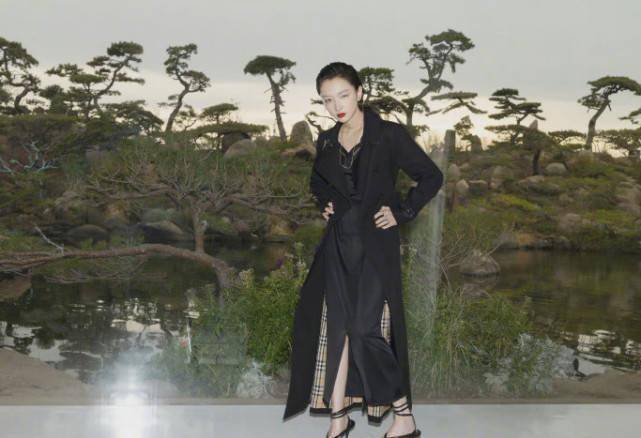 三金影后周冬雨开年首封!