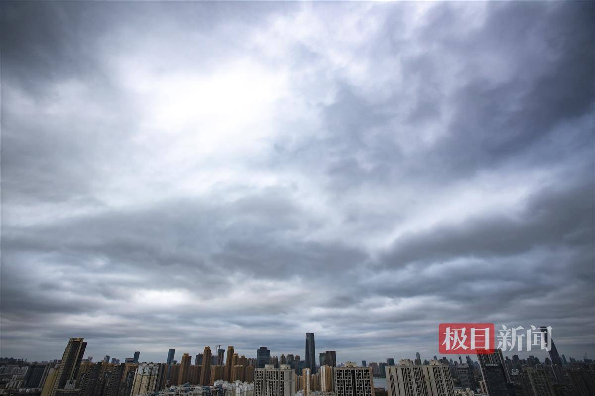 场外风云不断 NBA球星商业版图与社会影响力的深度观察