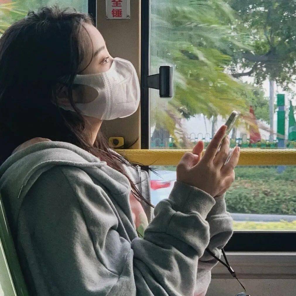 小众风格的女生头像_表示歉意_图片_来自