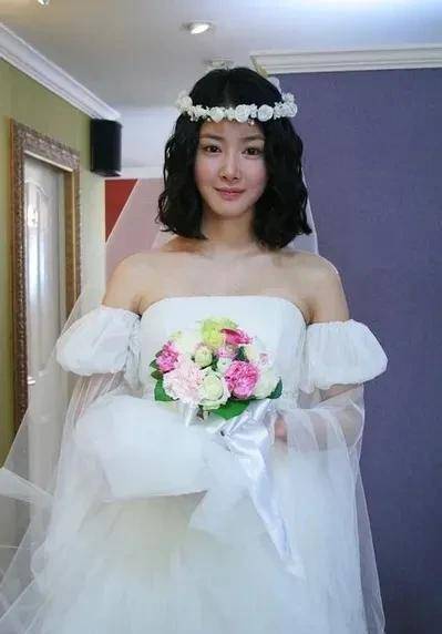 韩国女星李诗英体脂率仅8%,被誉为"金刚芭比"嫁大九岁富豪老公_junjin