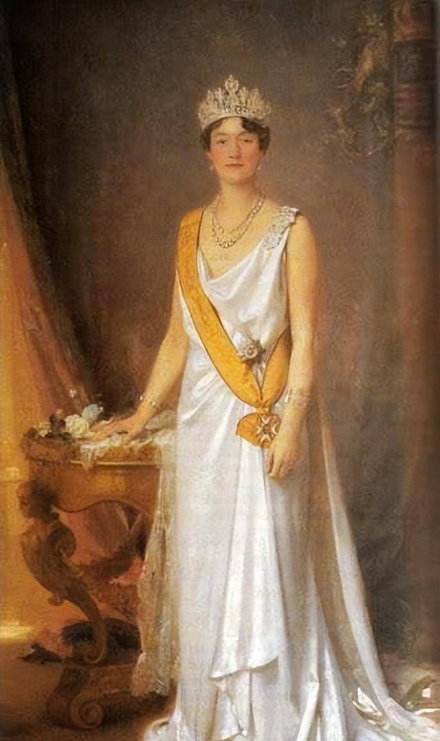 卢森堡女大公夏洛特,二战后欧洲王室女王的正确打开方式