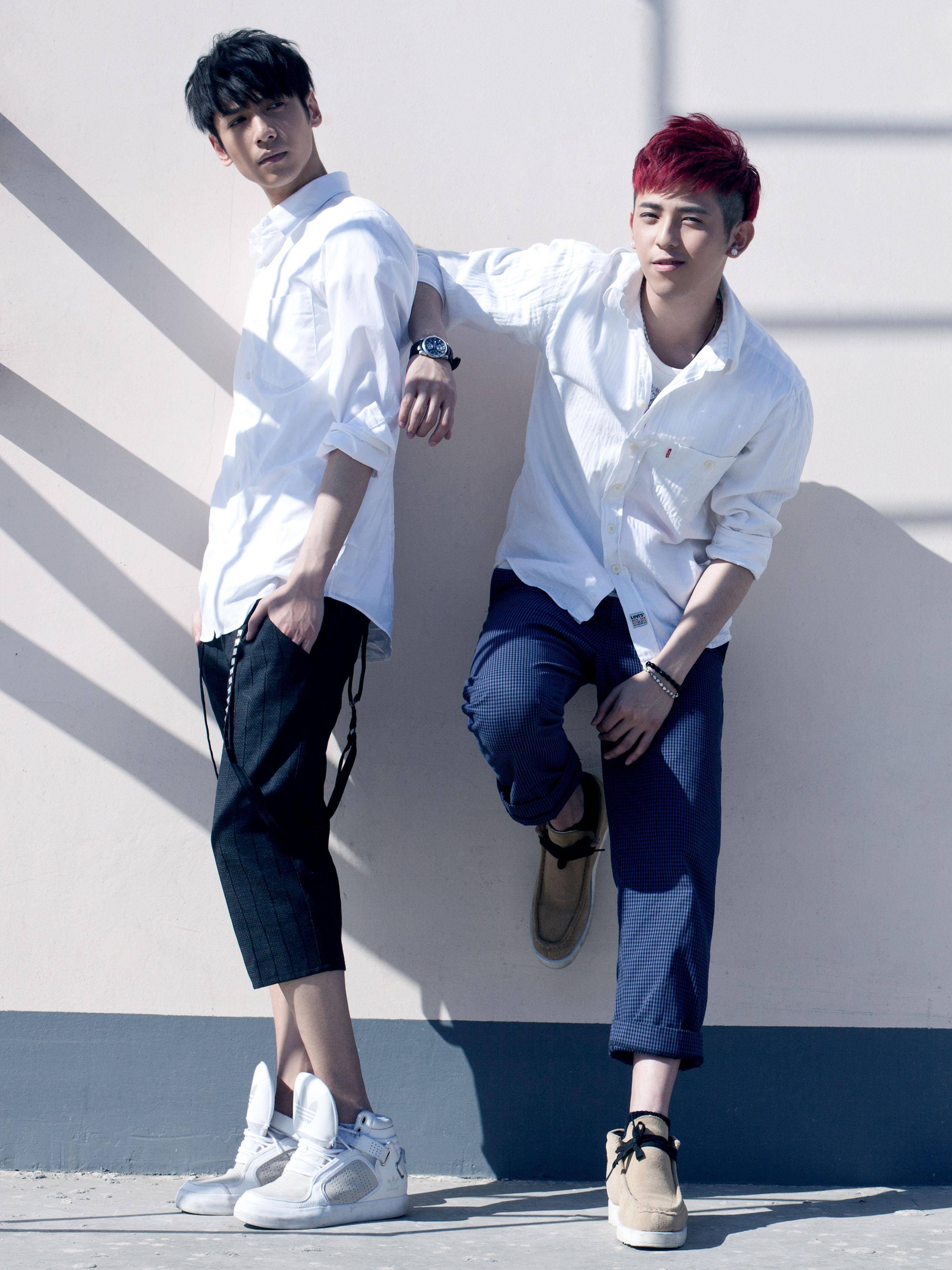 在相亲节目牵手过李一桐,现还参加《追光吧哥哥》_符龙飞_组合_合作