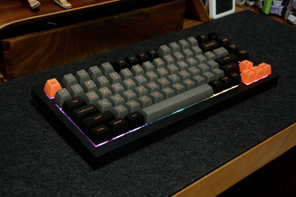 人生第一把客制化键盘就是它了,贱驴A3落日橙客制化套件体验