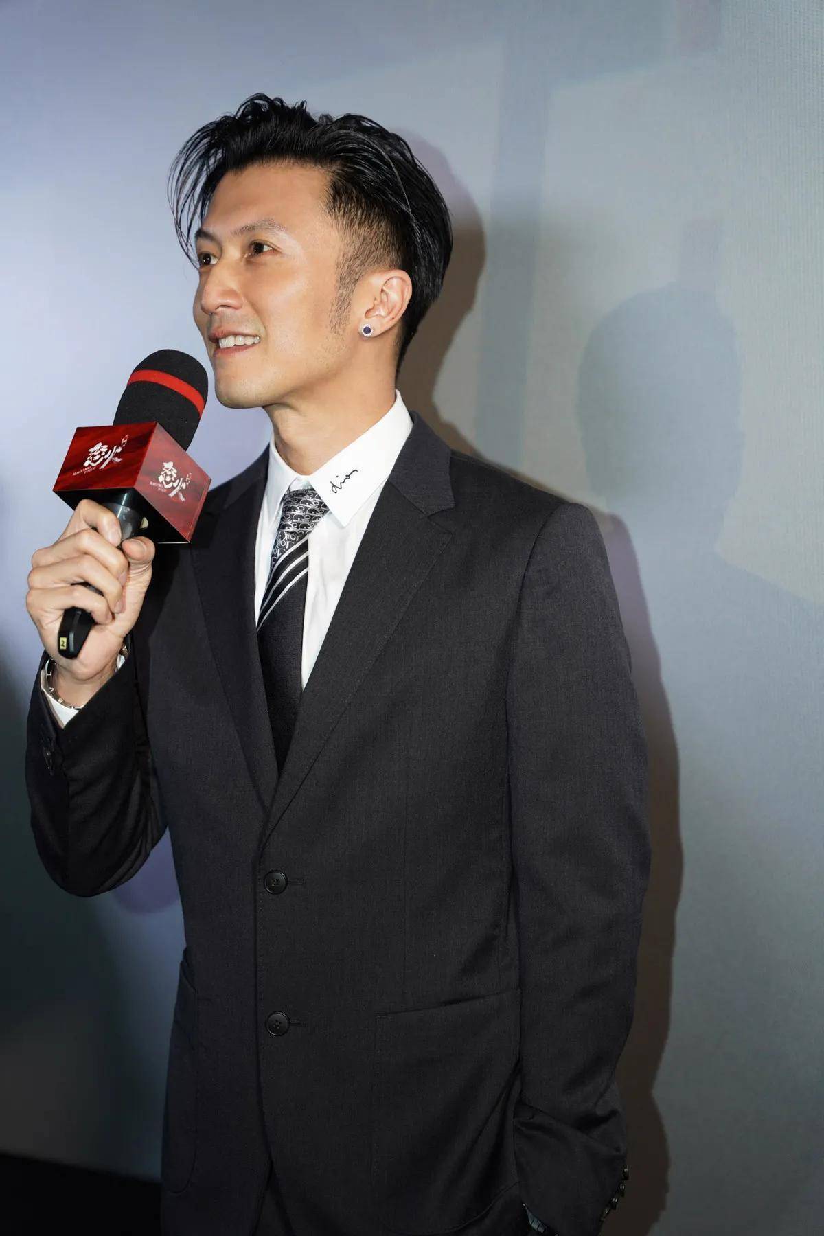 谢霆锋变身份:从叛逆公子哥到拼命三郎,他的盛世美颜00后知道吗_香港