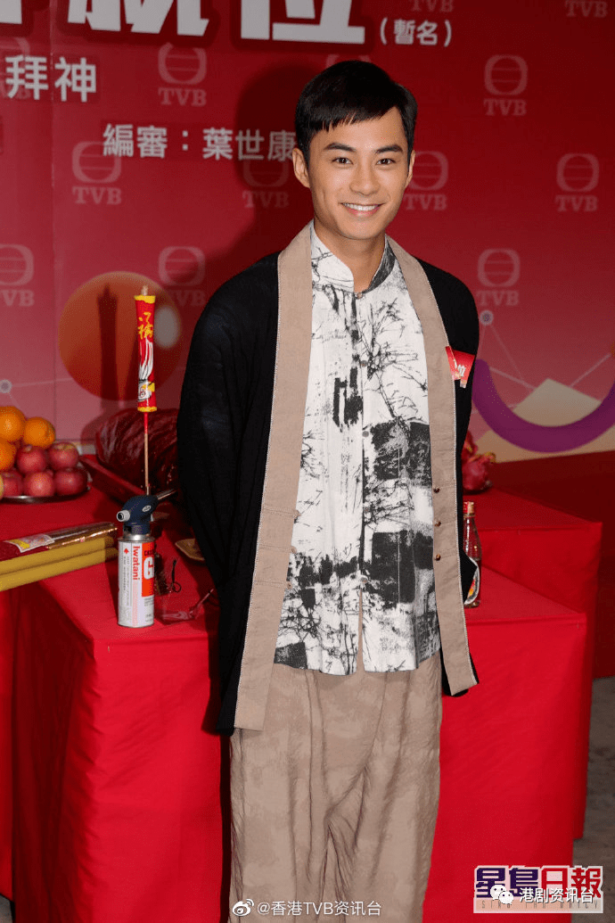 孔德贤,陈嘉慧及谢东闵今日出席剧集《本尊就位》拜神