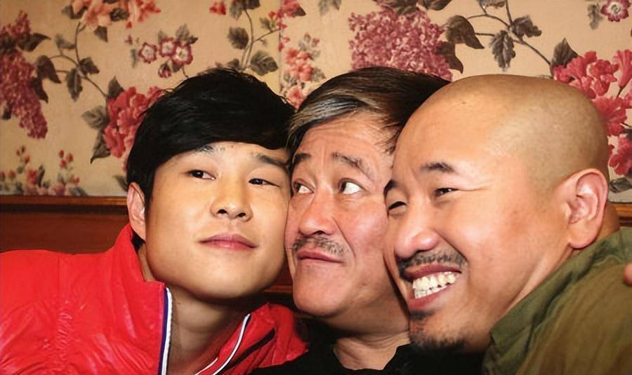 却踩下了小沈阳,离不开多年的筹谋_焦小龙_台子上_二人转