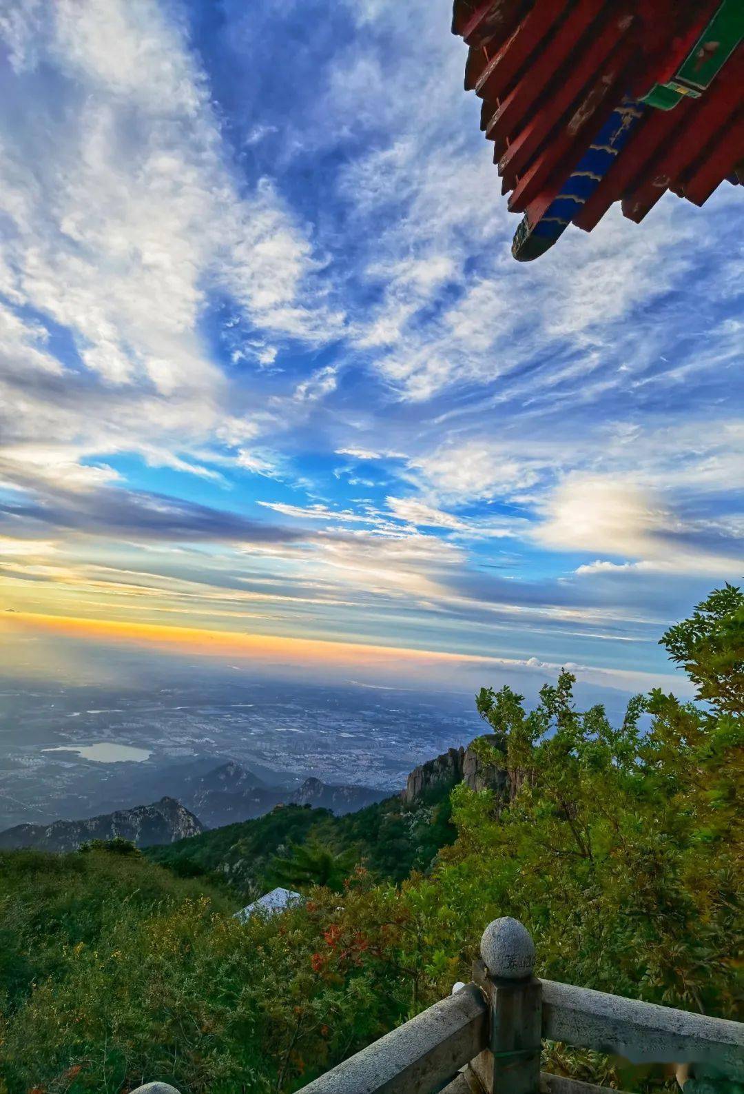 秋宜登高趁秋意正浓找个天高气爽的日子来看看泰山最美秋景吧摄影