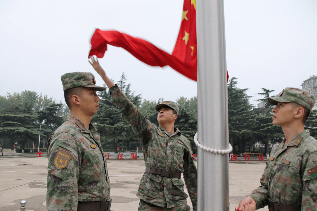河南省军区新兵连首个国庆假日精彩非凡_活动_军营_训练