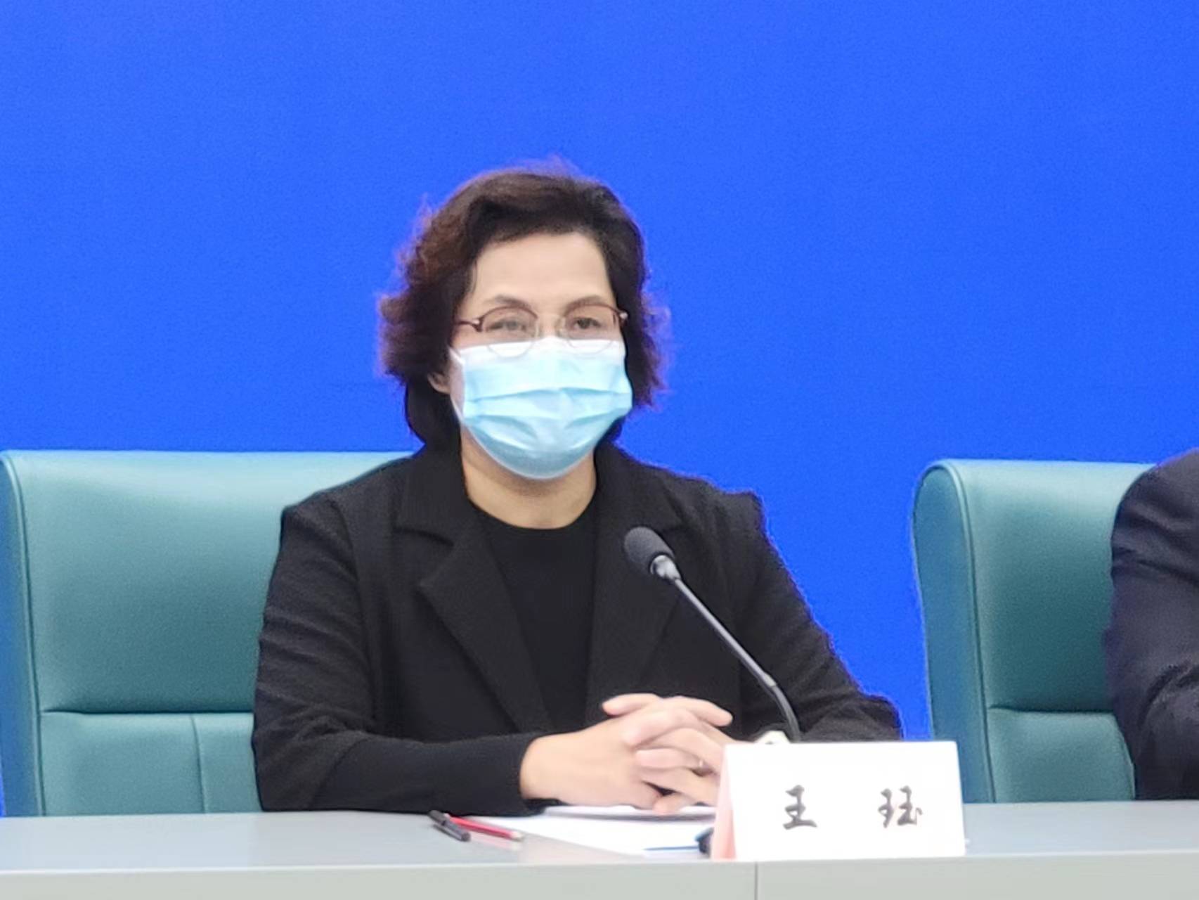 普陀区副区长王珏表示,长假刚刚结束,外省市来沪返沪人员有所增