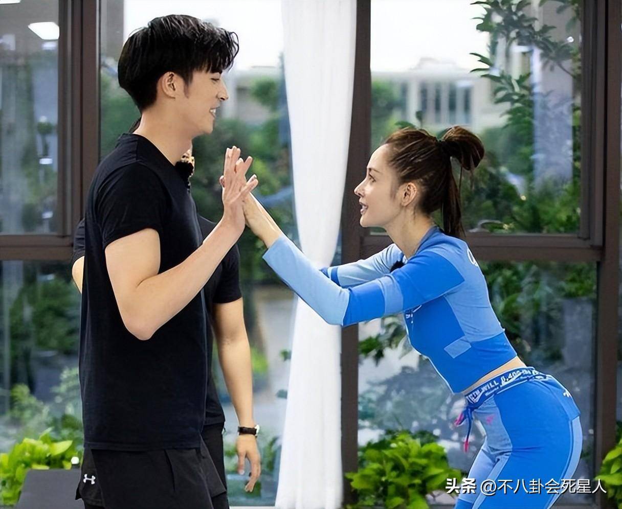 为爱做三,分手互撕,明星拍戏不得不说的故事_邱泽_赵丽颖_媒体