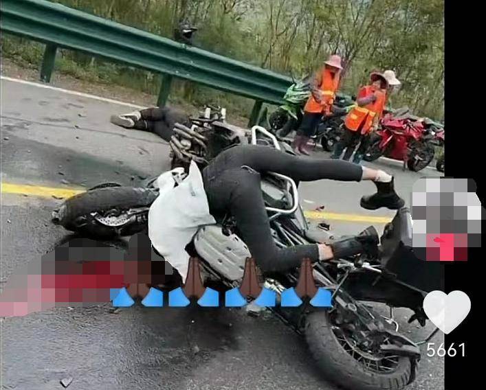 江苏常州骑摩托出车祸现场图片 事故的原因是什么？